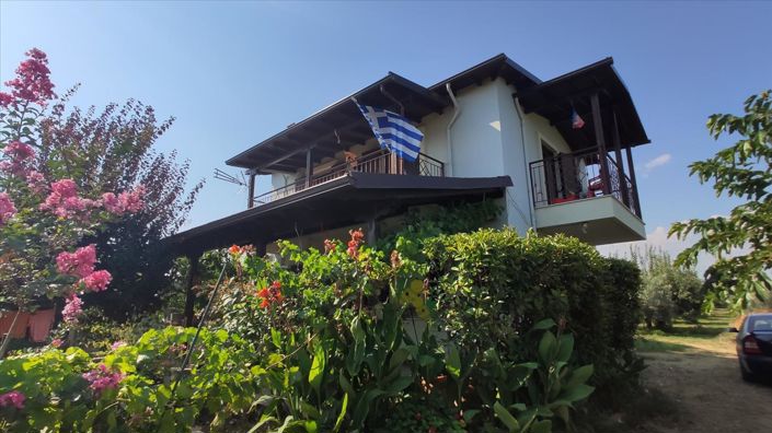 Image No.3-3 Bed Property for sale