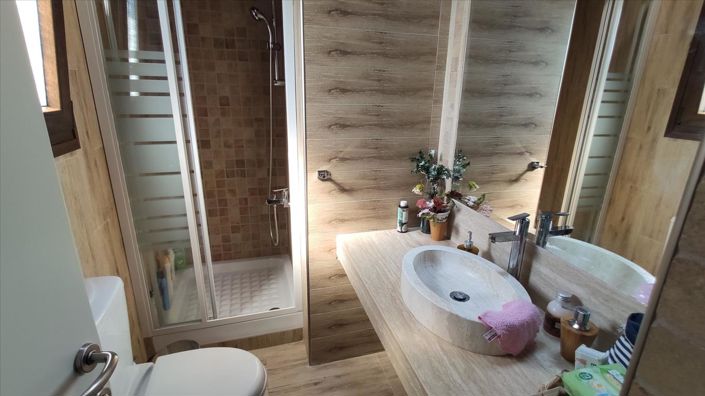 Image No.30-3 Bed Property for sale