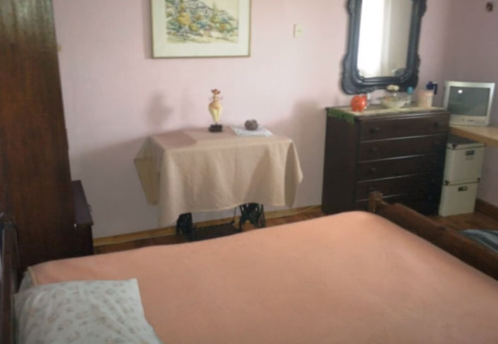 Image No.8-5 Bed Property for sale