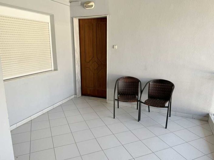 Image No.25-2 Bed Flat for sale