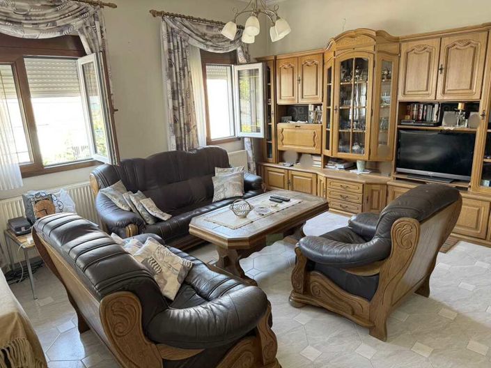 Image No.5-2 Bed Flat for sale