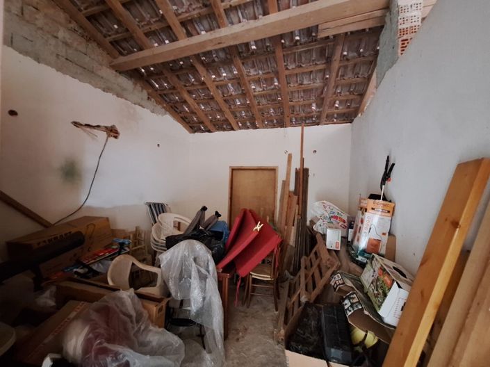 Image No.10-2 Bed Property for sale