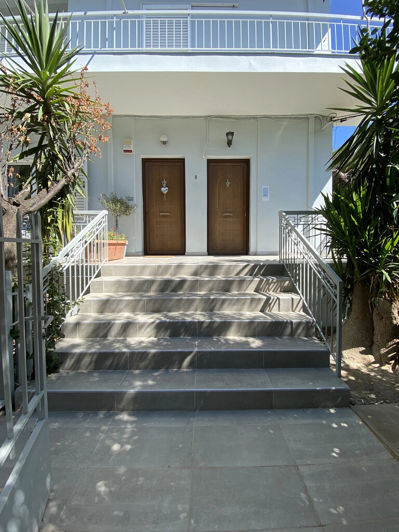 Image No.21-3 Bed Flat for sale