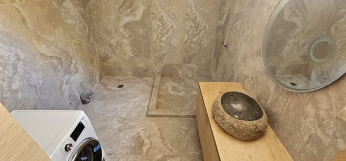 Image No.12-2 Bed Property for sale