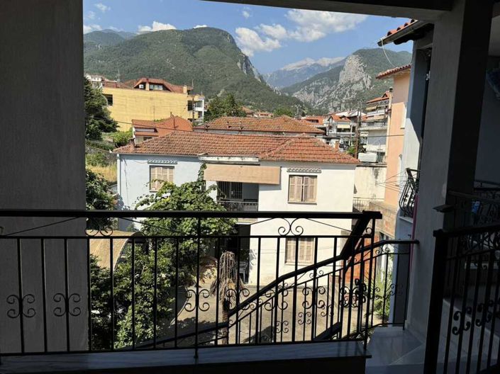 Image No.19-6 Bed Property for sale