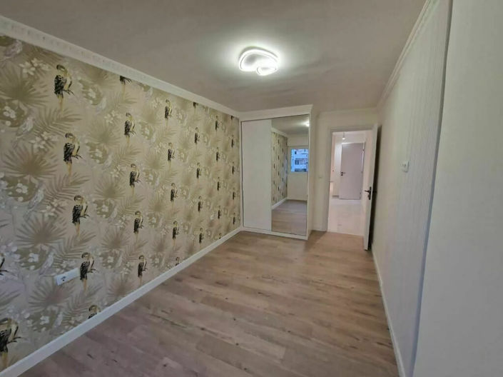 Image No.11-3 Bed Flat for sale