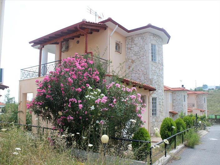 Image No.12-2 Bed Property for sale