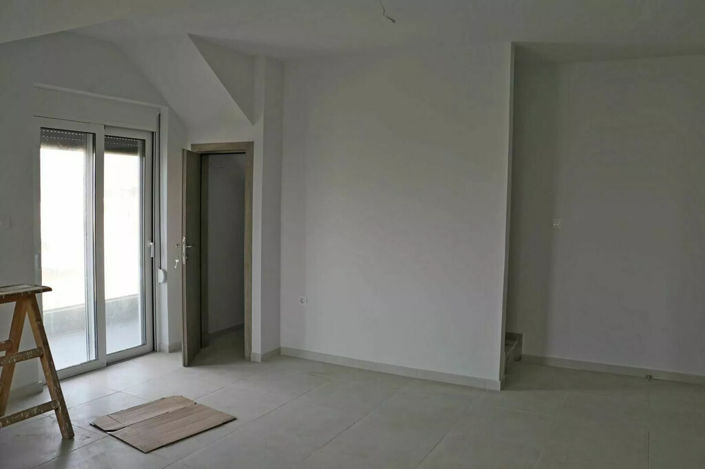 Image No.2-3 Bed Maisonette for sale
