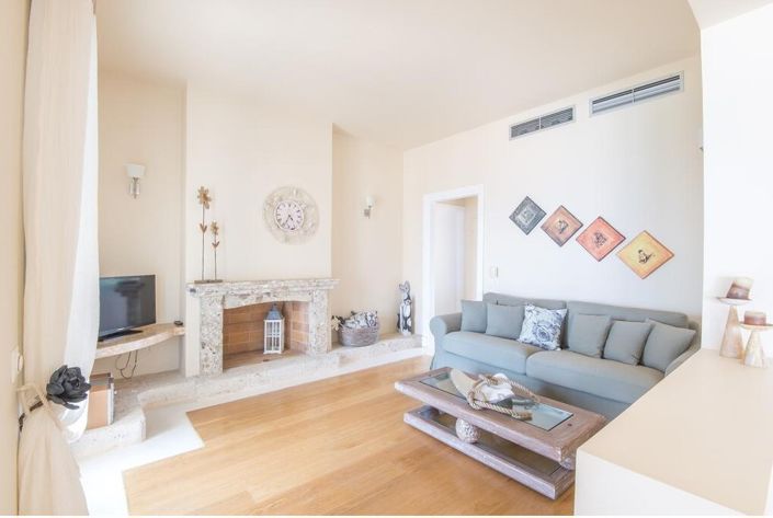 Image No.9-5 Bed Villa for sale