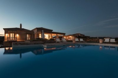 1 - Portocheli, Villa