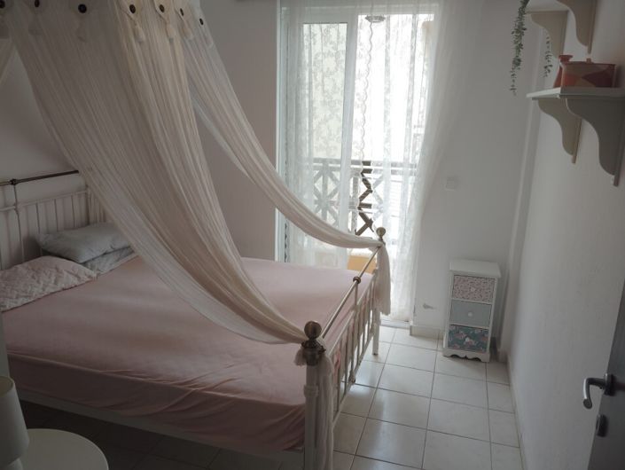 Image No.20-3 Bed Maisonette for sale