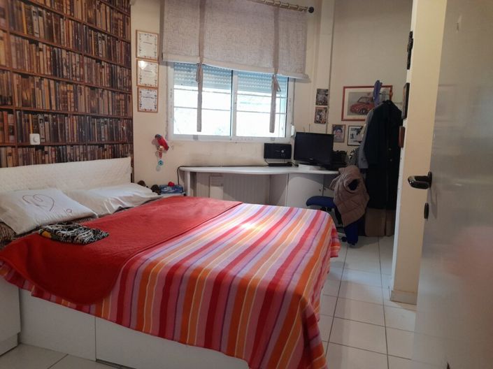 Image No.14-4 Bed Maisonette for sale