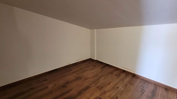 Image No.27-2 Bed Duplex for sale