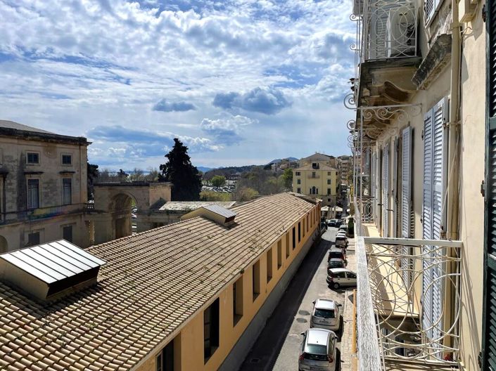 Image No.5-2 Bed Flat for sale