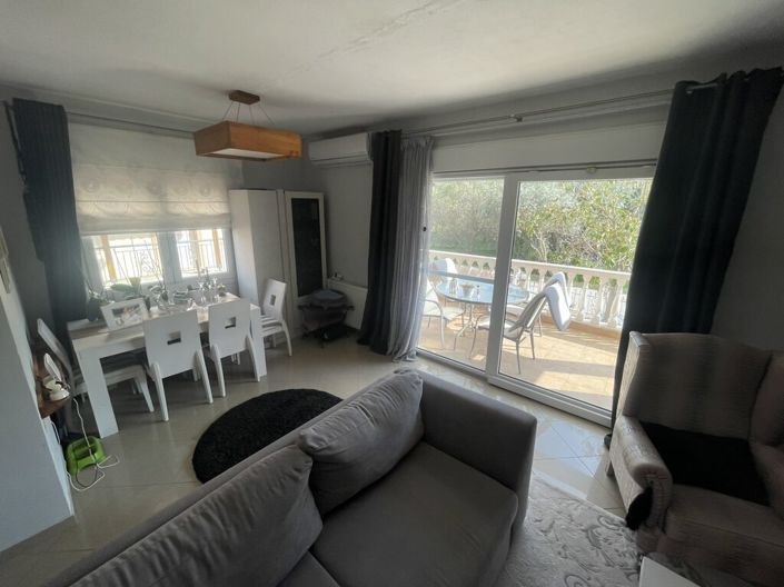 Image No.8-4 Bed Maisonette for sale