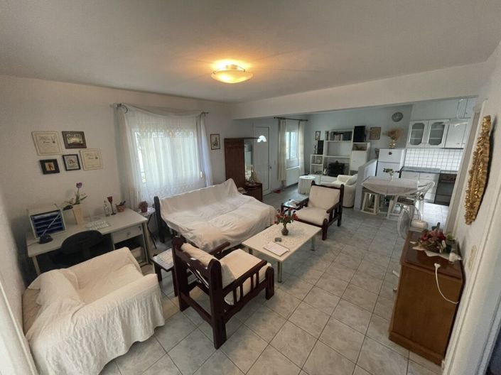 Image No.20-2 Bed Maisonette for sale