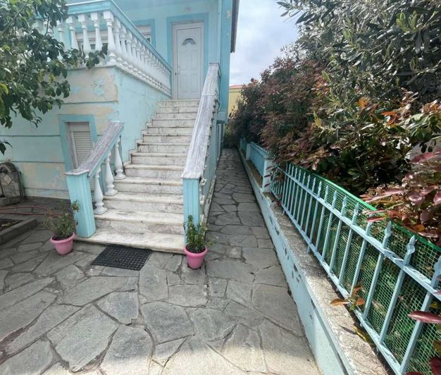 Image No.6-2 Bed Maisonette for sale