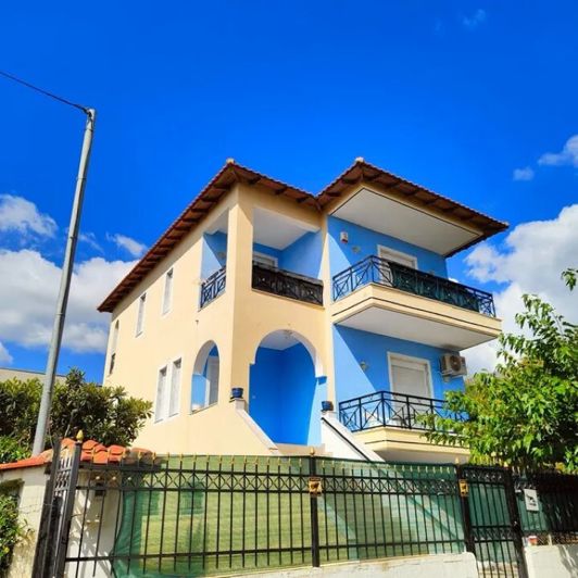 Image No.1-5 Bed Property for sale