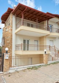 4 Bed Maisonette for sale