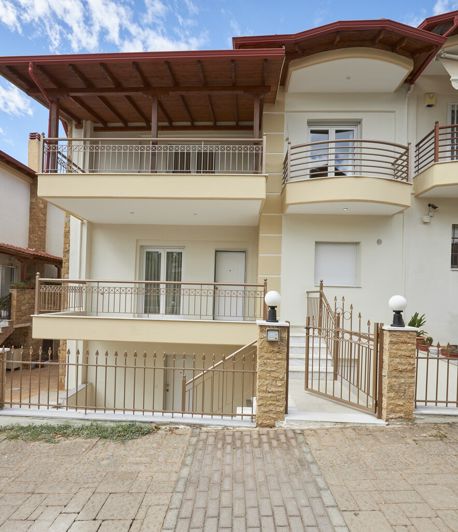 Image No.2-4 Bed Maisonette for sale