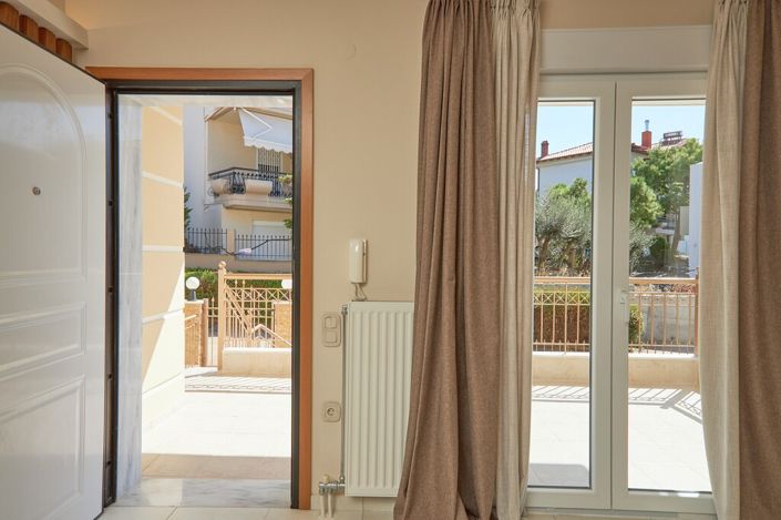 Image No.22-4 Bed Maisonette for sale