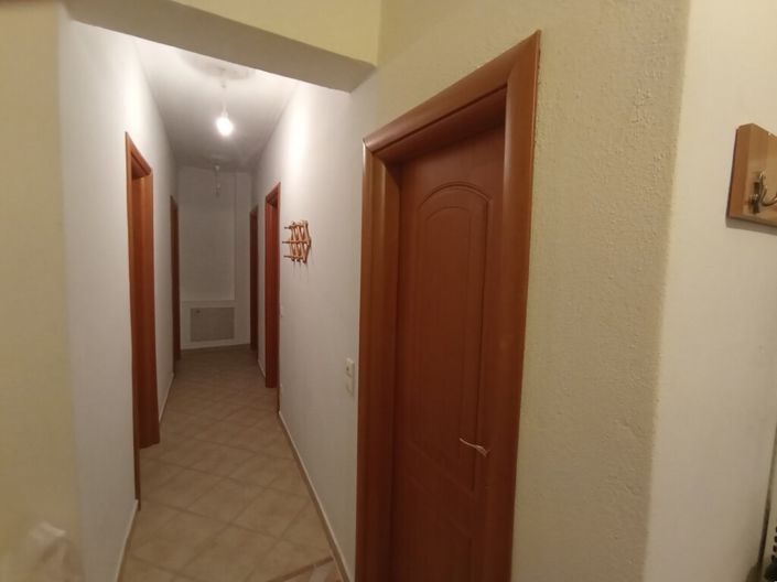 Image No.14-6 Bed Property for sale