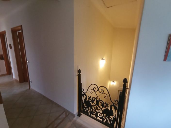 Image No.22-6 Bed Property for sale