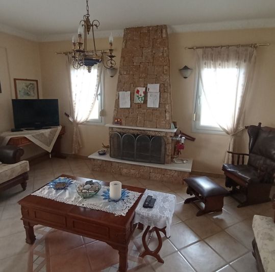 Image No.26-6 Bed Property for sale