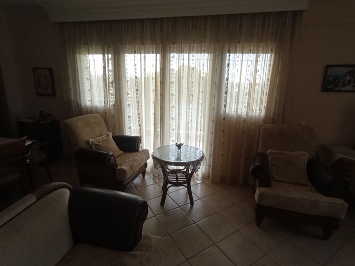 Image No.30-6 Bed Property for sale