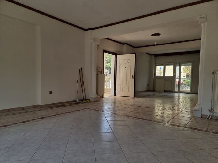 Image No.21-3 Bed Maisonette for sale