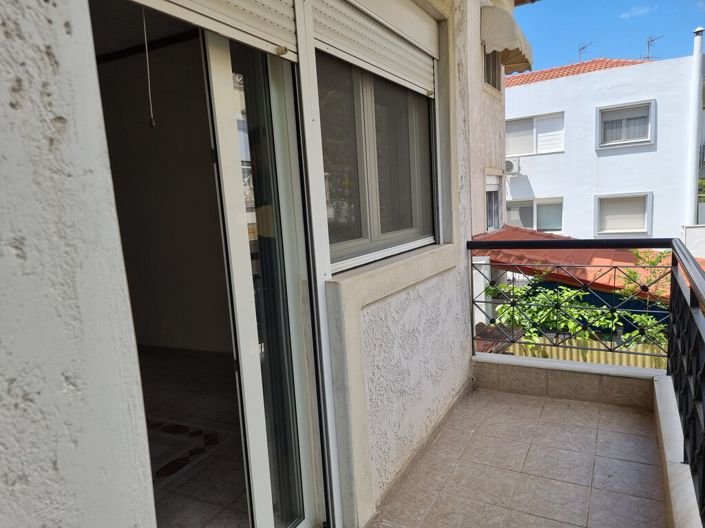 Image No.22-3 Bed Maisonette for sale