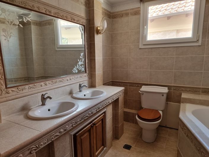 Image No.24-3 Bed Maisonette for sale