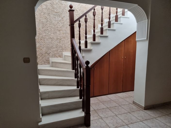 Image No.26-3 Bed Maisonette for sale