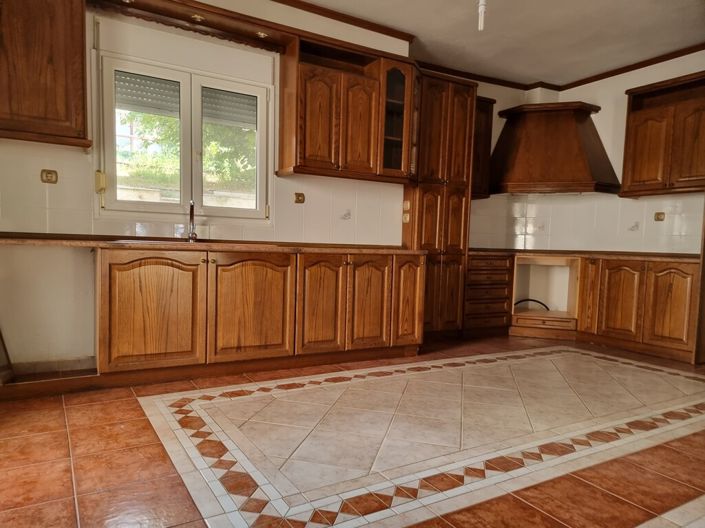 Image No.7-3 Bed Maisonette for sale