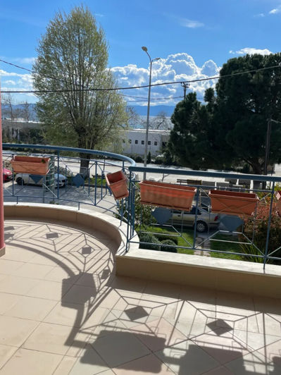 Image No.8-2 Bed Flat for sale