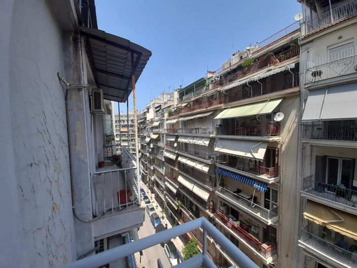 Image No.15-2 Bed Flat for sale