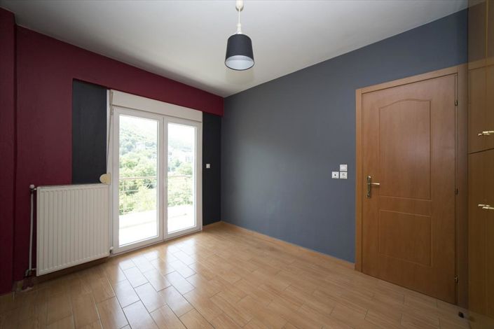 Image No.21-4 Bed Maisonette for sale