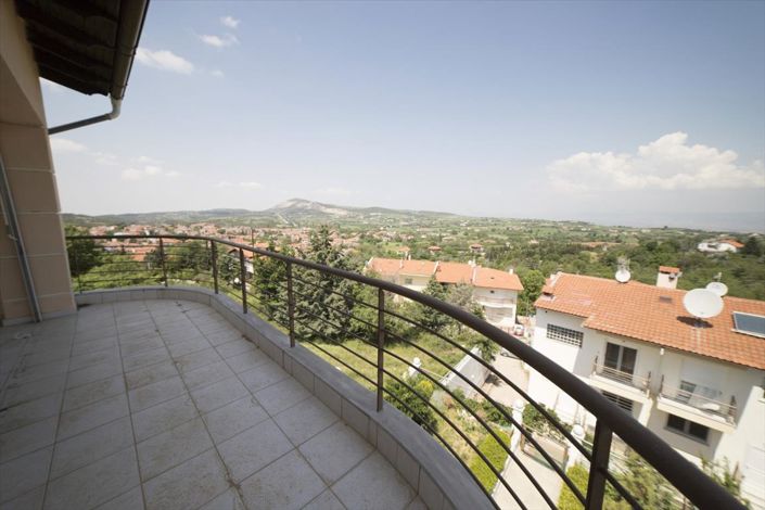 Image No.26-4 Bed Maisonette for sale