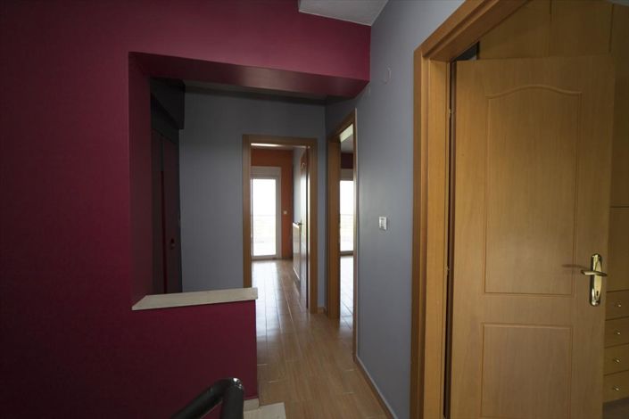 Image No.28-4 Bed Maisonette for sale