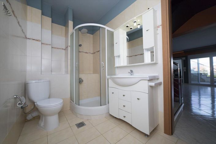 Image No.8-4 Bed Maisonette for sale