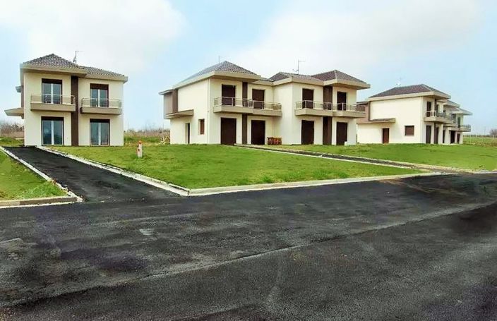 Image No.2-3 Bed Property for sale