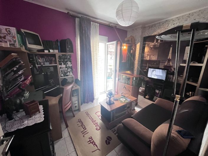 Image No.4-2 Bed Flat for sale