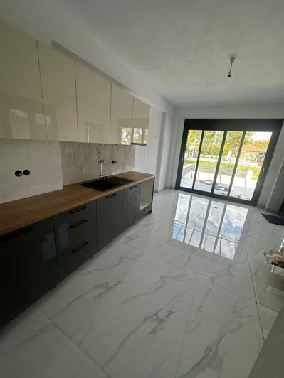 Image No.20-2 Bed Maisonette for sale