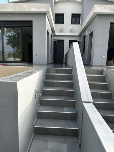 Image No.7-2 Bed Maisonette for sale