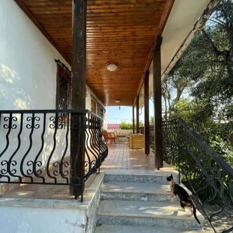 Image No.19-4 Bed Property for sale