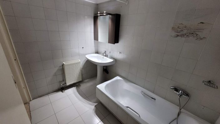 Image No.17-2 Bed Flat for sale