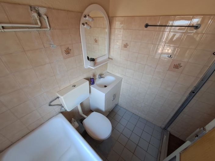 Image No.11-1 Bed Flat for sale