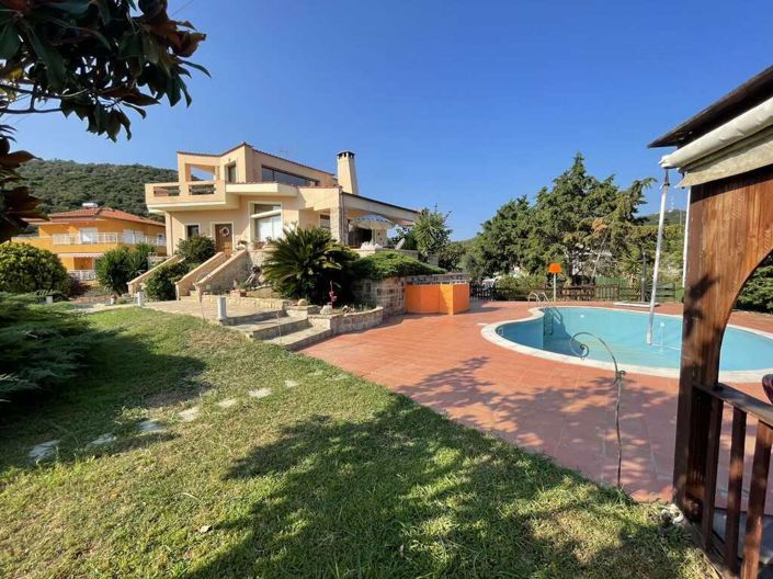 Image No.1-Villa for sale