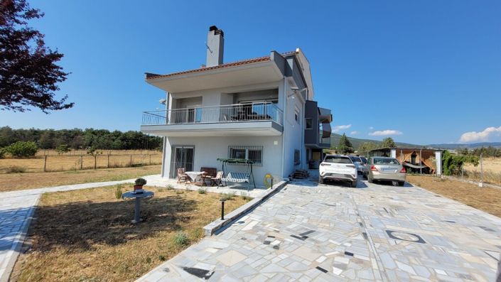 Image No.1-4 Bed Property for sale