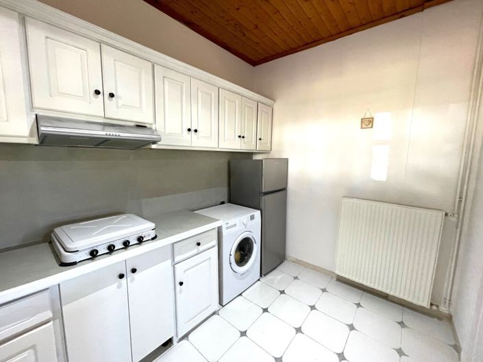 Image No.12-2 Bed Property for sale